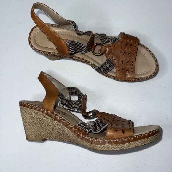 Remonte Soft By Reiker Womens Leather Laser Cut Studded Wedge Sandals Size 38 - Picture 1 of 7